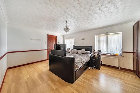 5 bedroom detached house for sale, Aylesbury,  Buckinghamshire,  HP21