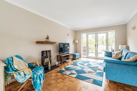 15 Durleston Park Drive, Bookham, Leatherhead, KT23 4AJ