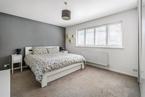 15 Durleston Park Drive, Bookham, Leatherhead, KT23 4AJ