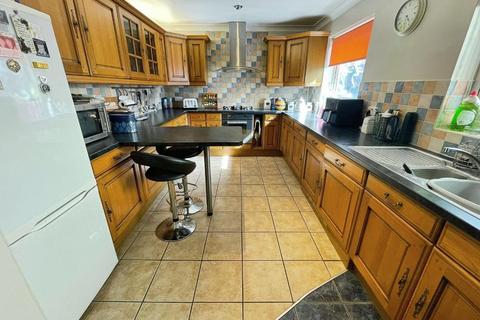 4 bedroom detached bungalow for sale, Hillside, Brandon IP27