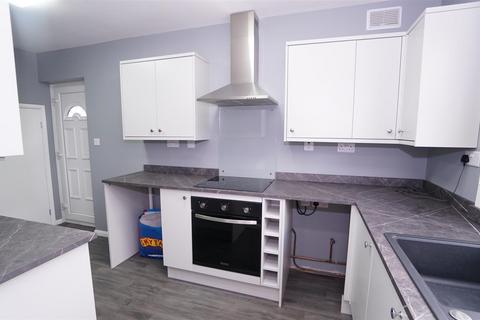 3 bedroom semi-detached house for sale, Ravenscliffe Avenue, Bradford