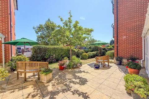 2 bedroom apartment for sale, Lymington Road, Christchurch BH23