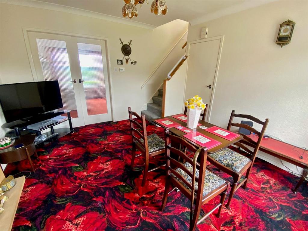 Dining room 1.jpg