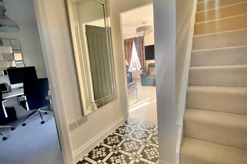 4 bedroom detached house for sale, Lawford Gardens, Gobowen, Oswestry
