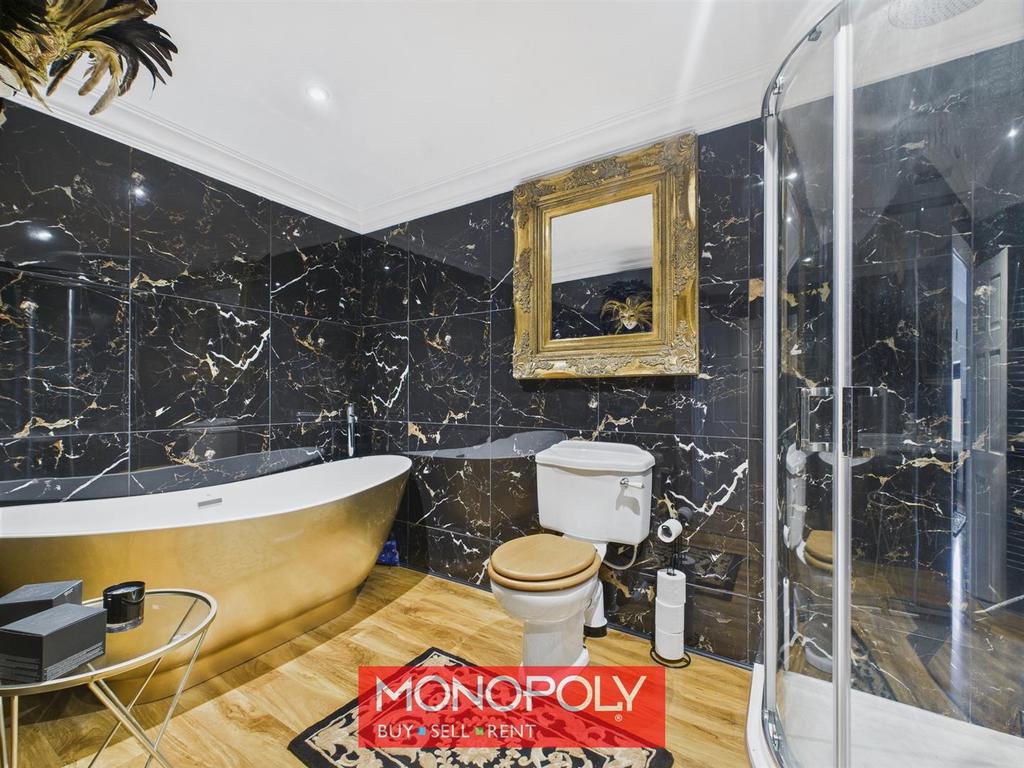 Master Ensuite