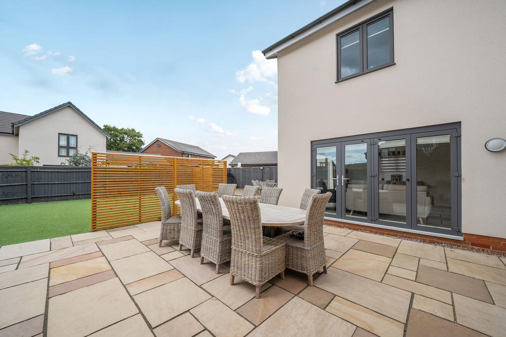 13144401468598e305d126