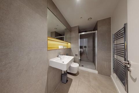 Studio to rent, Highgate Hill