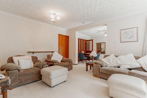 3 bedroom flat for sale, Whistlefield Court, Canniesburn Road
