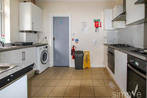 1 bedroom in a house share to rent, Regina Road, Southall, Middlesex