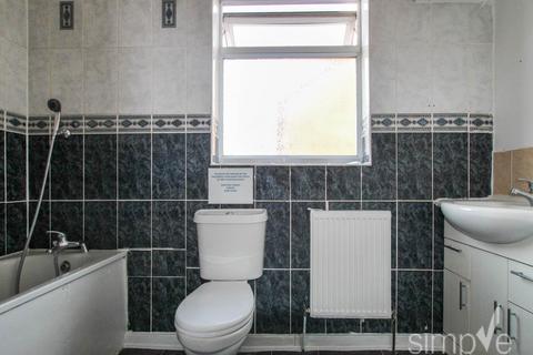 1 bedroom in a house share to rent, Regina Road, Southall, Middlesex