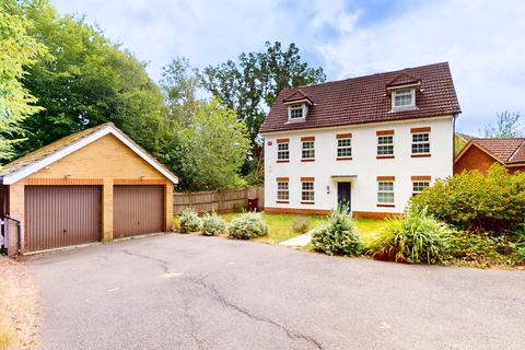 5 bedroom detached house to rent, Aspen Drive, Godinton, Ashford, TN23