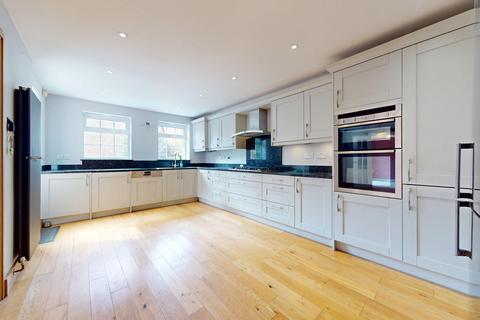 5 bedroom detached house to rent, Aspen Drive, Godinton, Ashford, TN23
