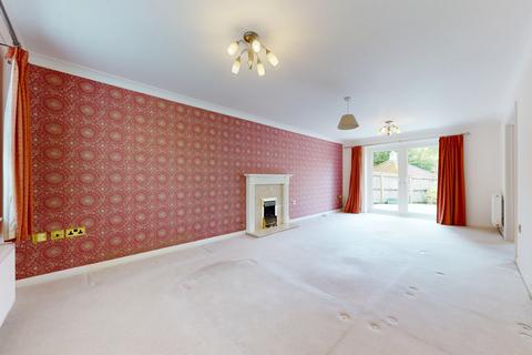 5 bedroom detached house to rent, Aspen Drive, Godinton, Ashford, TN23