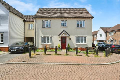 4 bedroom detached house for sale, Malkin Drive, Harlow CM17