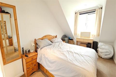 61 Glen Close, Hindhead, GU26 6QF