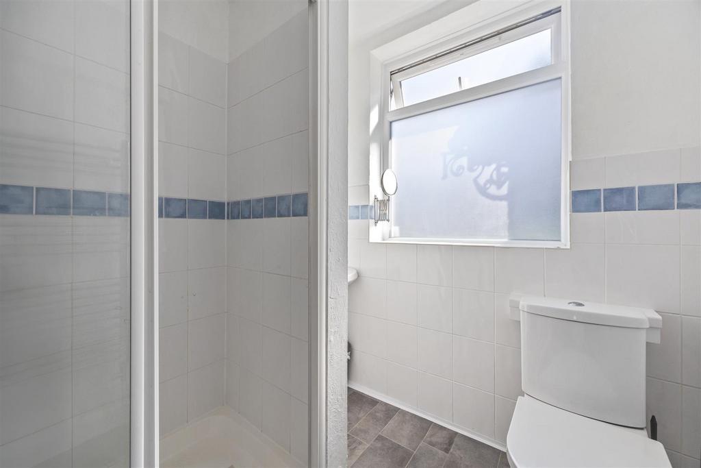 En-suite Shower Room/WC