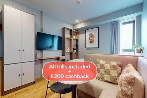 Studio to rent, First Way
