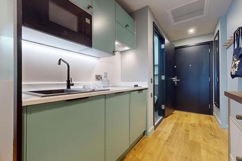 Studio to rent, First Way