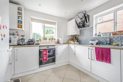 3 bedroom flat for sale, Stanley Road, East Sheen, SW14