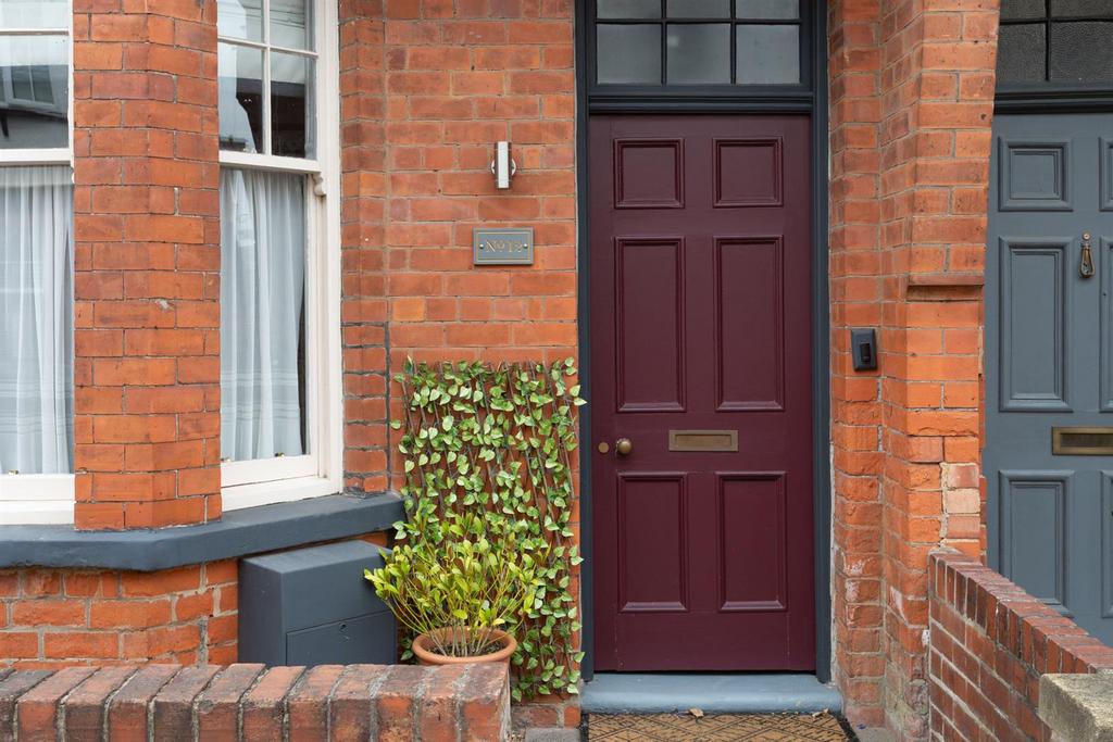 12 Queen Anne's Road