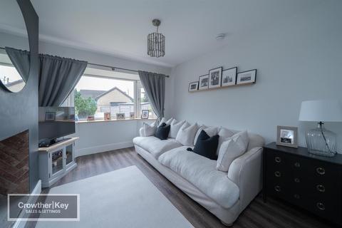 32 Alexander Road, Dove Holes, Buxton, SK17 8BN
