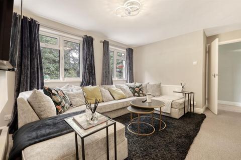 3 bedroom end of terrace house for sale, Dakyn Drive, Stock