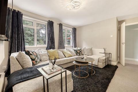 undefined, Dakyn Drive, Stock, CM4