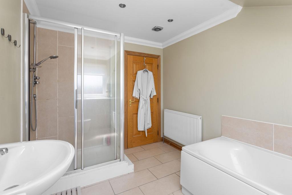 En-Suite Bathroom