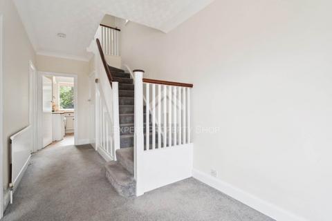 4 bedroom detached house for sale, Tring Road, Aylesbury