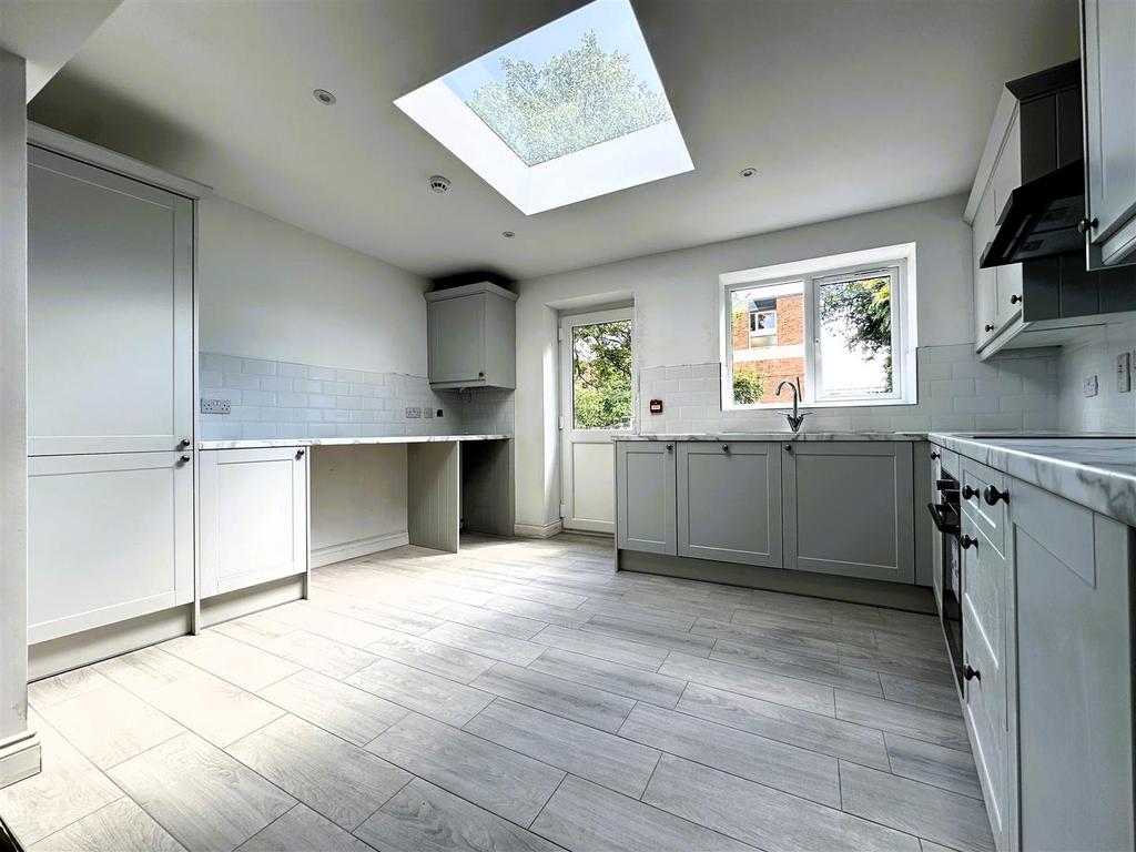 Kitchen II.jpg