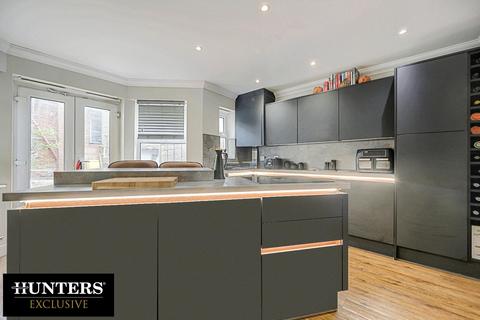 4 bedroom end of terrace house for sale, Cavendish Approach Drighlington, Bradford, West Yorkshire, BD11 1DB