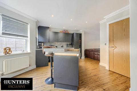 10 Cavendish Approach, Drighlington, Bradford, BD11 1DB