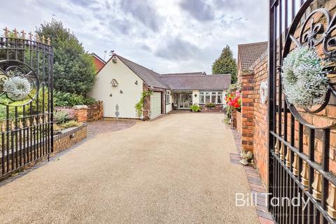 4 bedroom detached bungalow for sale - Upper St John Street, Lichfield, WS14