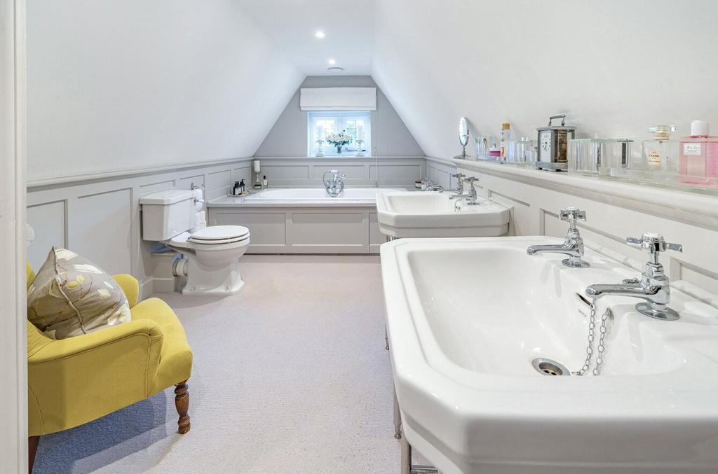 Master En-Suite