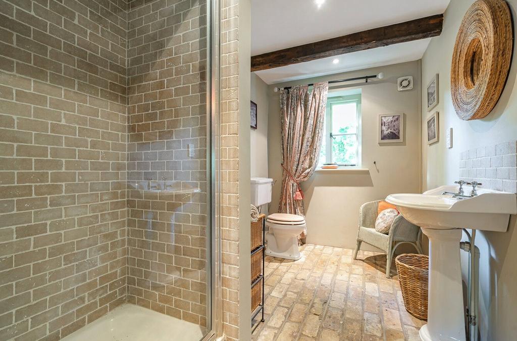 Annexe Shower Room