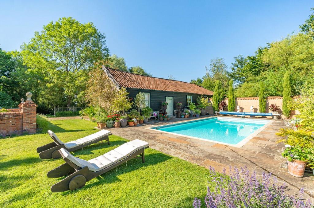 Pool &amp; Games Room