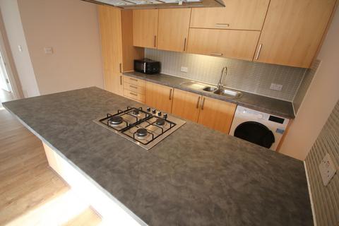 2 bedroom flat to rent, Bromhall Road, Dagenham RM9