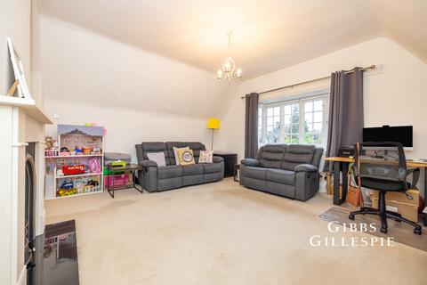 2 bedroom flat to rent, Elm Park Road, Pinner, HA5