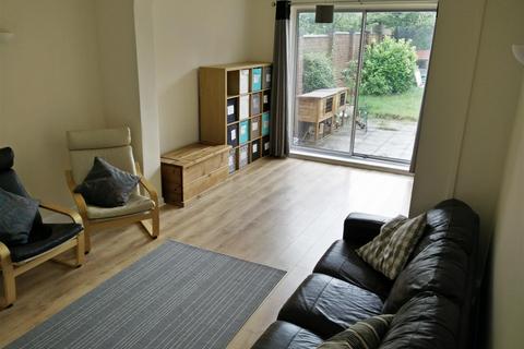5 bedroom semi-detached house to rent, Beech Tree Avenue, Coventry CV4