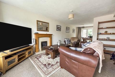 3 bedroom semi-detached house for sale, Moorside Avenue, Bradford BD2