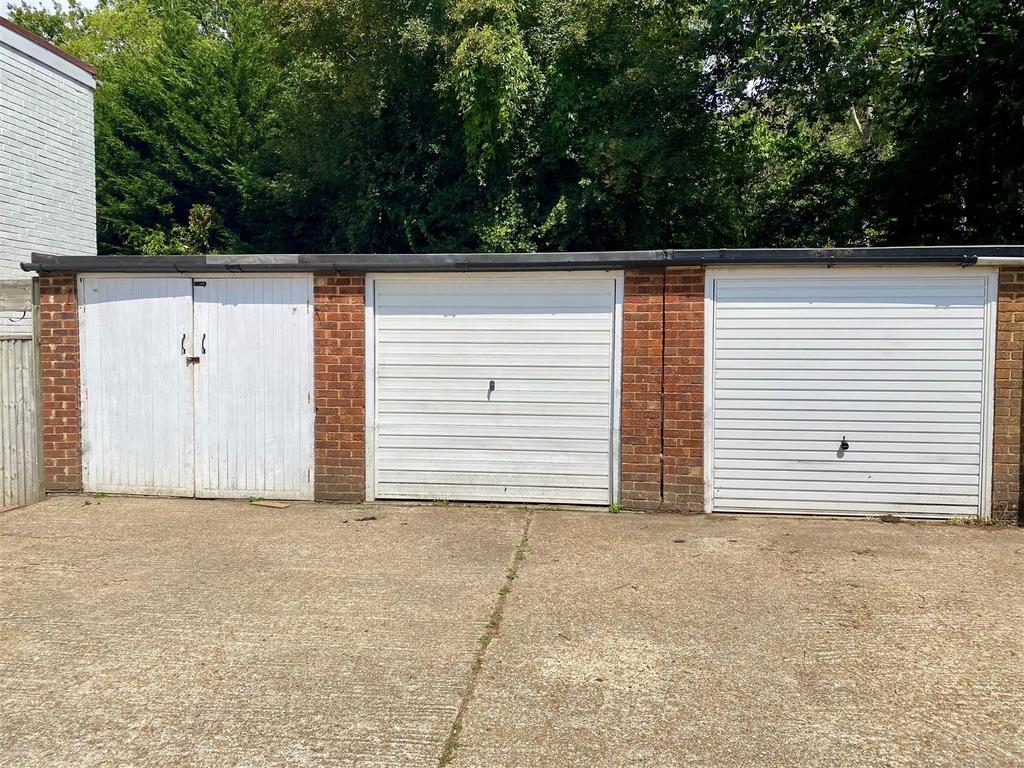 53 UHBGARAGE.jpg
