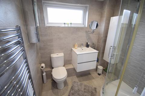 2 bedroom house to rent, Dudley Court, Cardiff