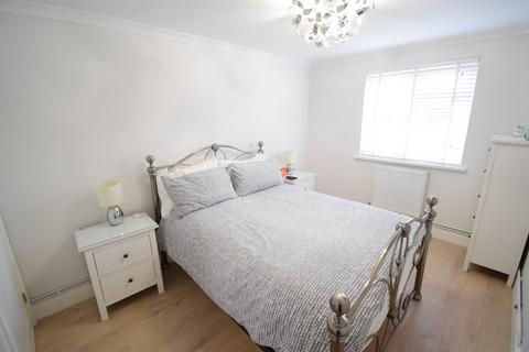 2 bedroom house to rent, Dudley Court, Cardiff