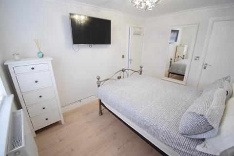 2 bedroom house to rent, Dudley Court, Cardiff