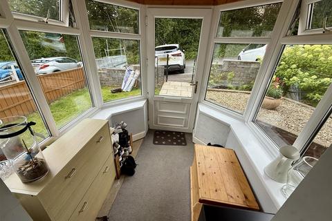 undefined, Heol Y Dderi, Llanybydder