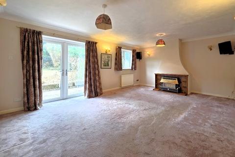 3 bedroom chalet for sale, West End, Southampton