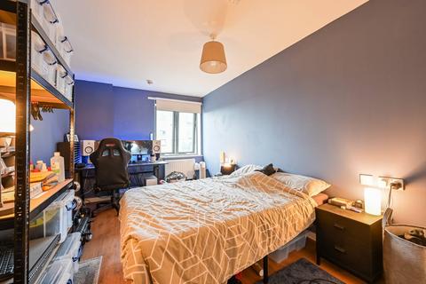 2 bedroom flat for sale, 5 Thomas Fyre Drive, Bow E3