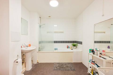 2 bedroom flat for sale, 5 Thomas Fyre Drive, Bow E3