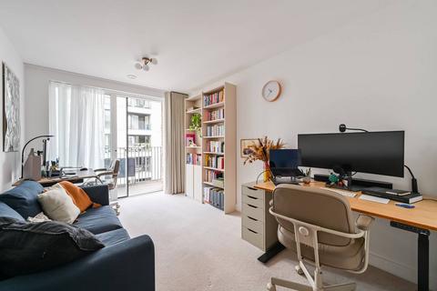 2 bedroom flat for sale, Glow Court, London E3