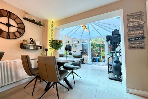 4 bedroom detached house for sale, Bluebell Drive, Sittingbourne ME10